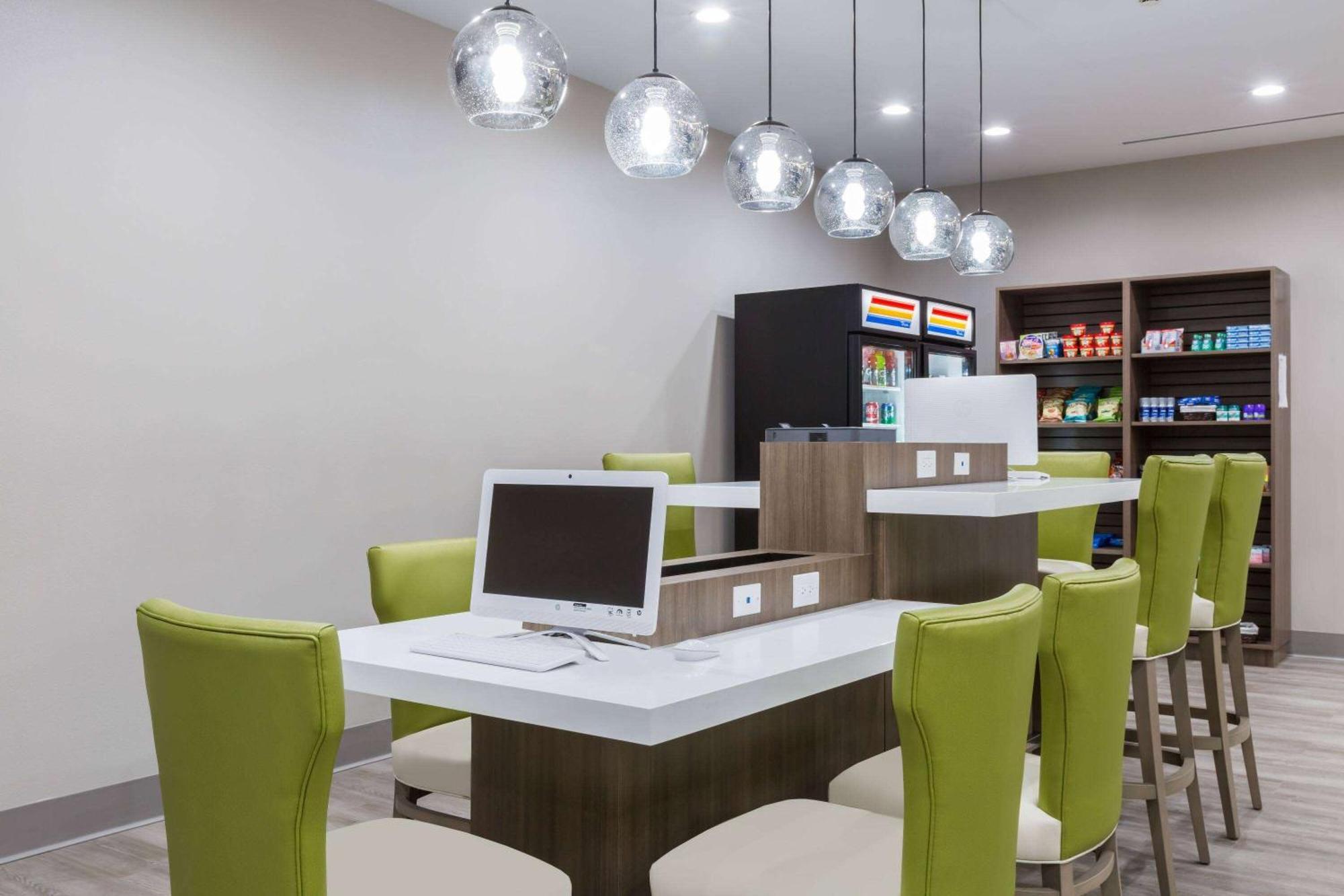 Days Inn & Suites By Wyndham Houston Nw Cypress Luaran gambar