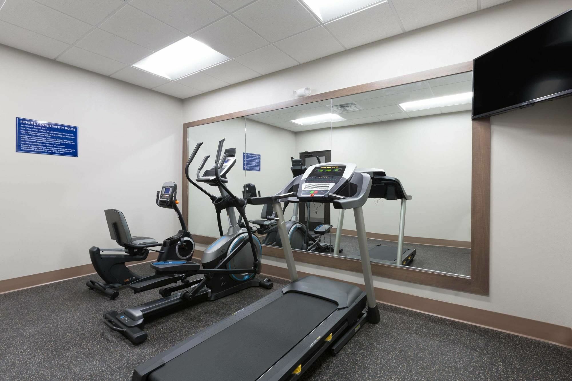 Days Inn & Suites By Wyndham Houston Nw Cypress Luaran gambar